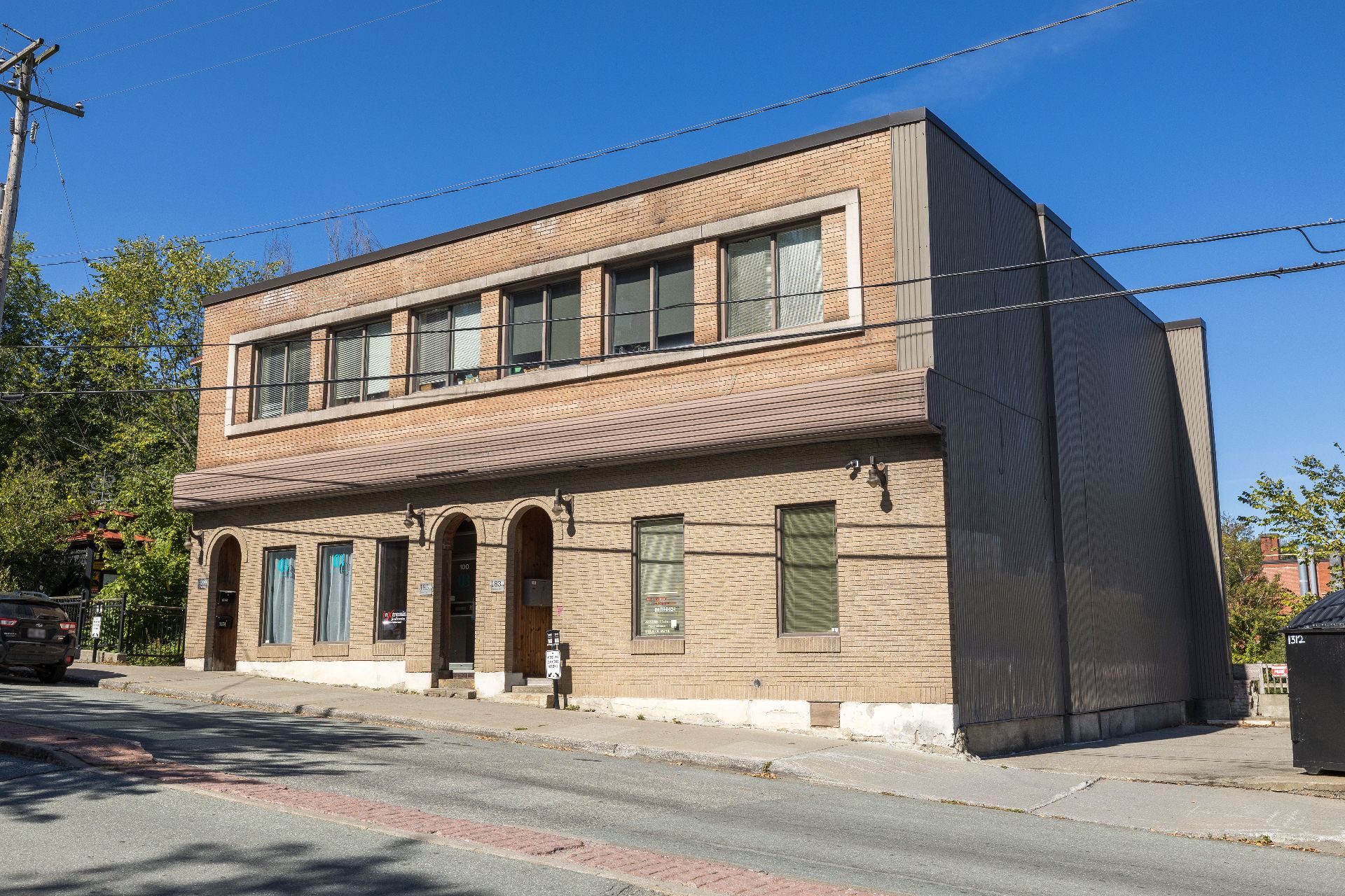 Commercial Frontenac