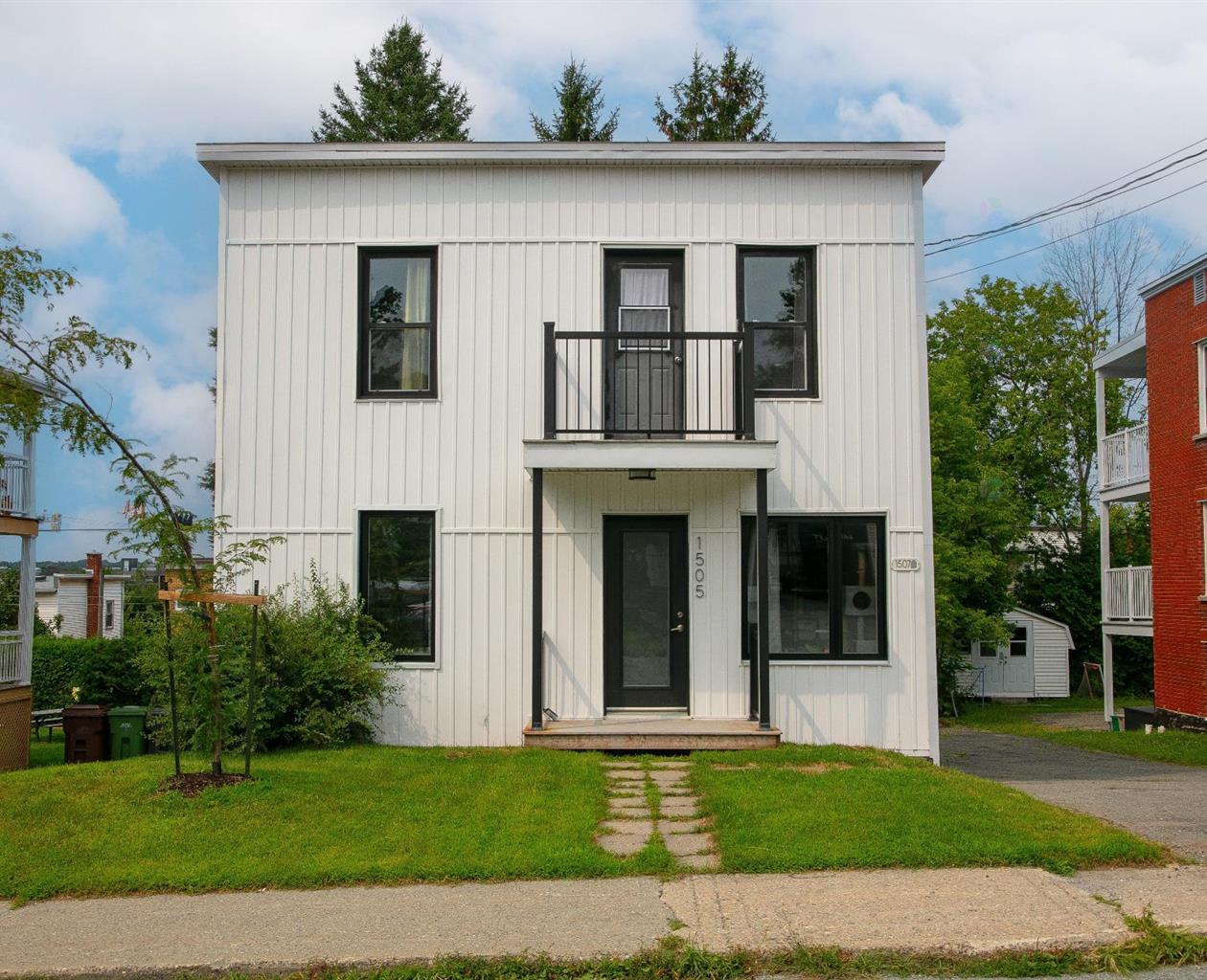 1505 - 1507 Rue St-André — Sherbrooke
